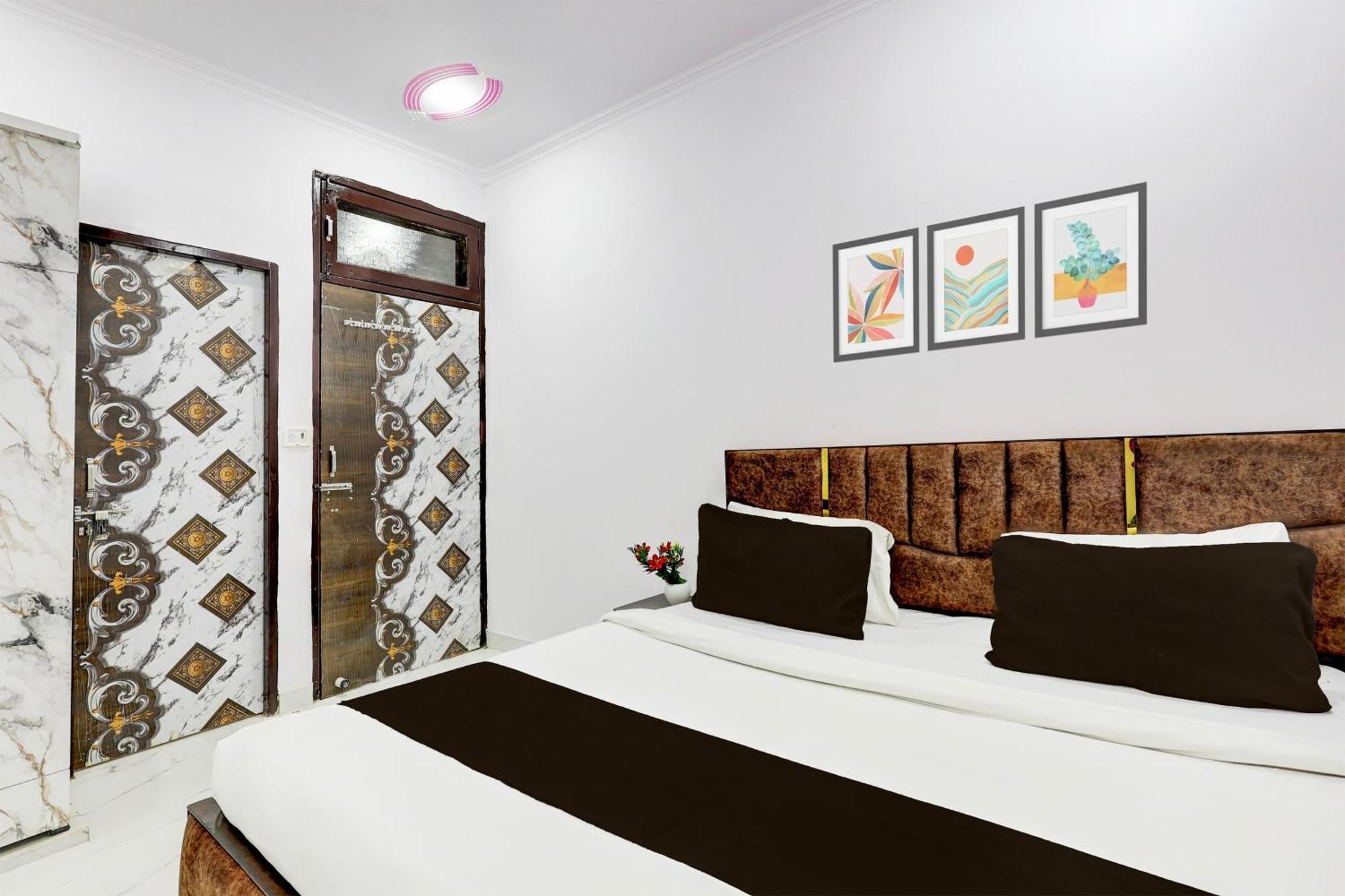 Hotel The Arrow Near Paschim Vihar Delhi  Exterior photo