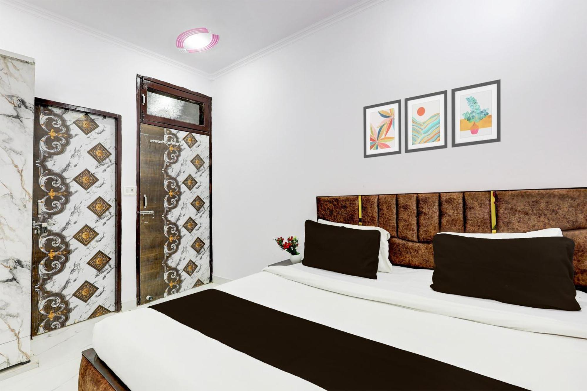 Hotel The Arrow Near Paschim Vihar Delhi  Exterior photo